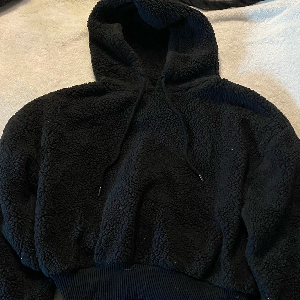 Women’s Cropped Fuzzy Sweatshirt